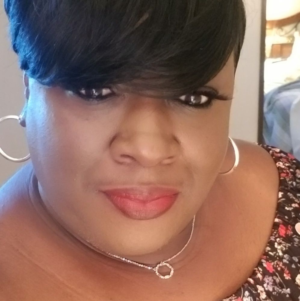 Meet your Posher, Alicia